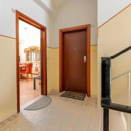 아파트 Mare Interno 10 *